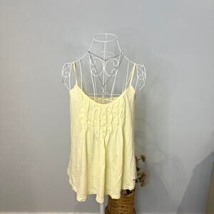 Cute vintage y2k hollister butter yellow ruffle pleated flowy cami tank top